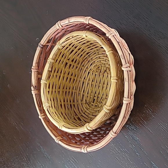 TWO great well made nesting baskets made in The Philippines tan and light yellow - Picture 3 of 14